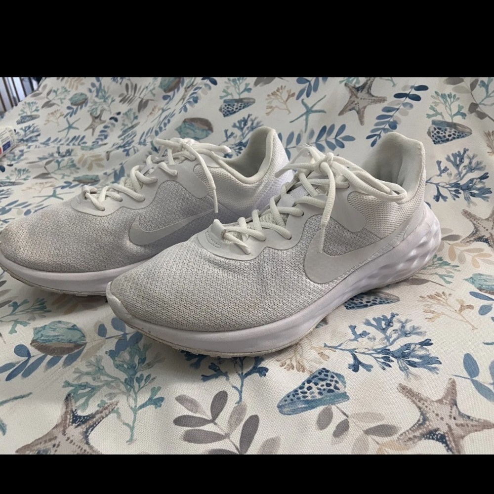 Nike Revolution 6 White Running Shoes Sneakers Men Size 12